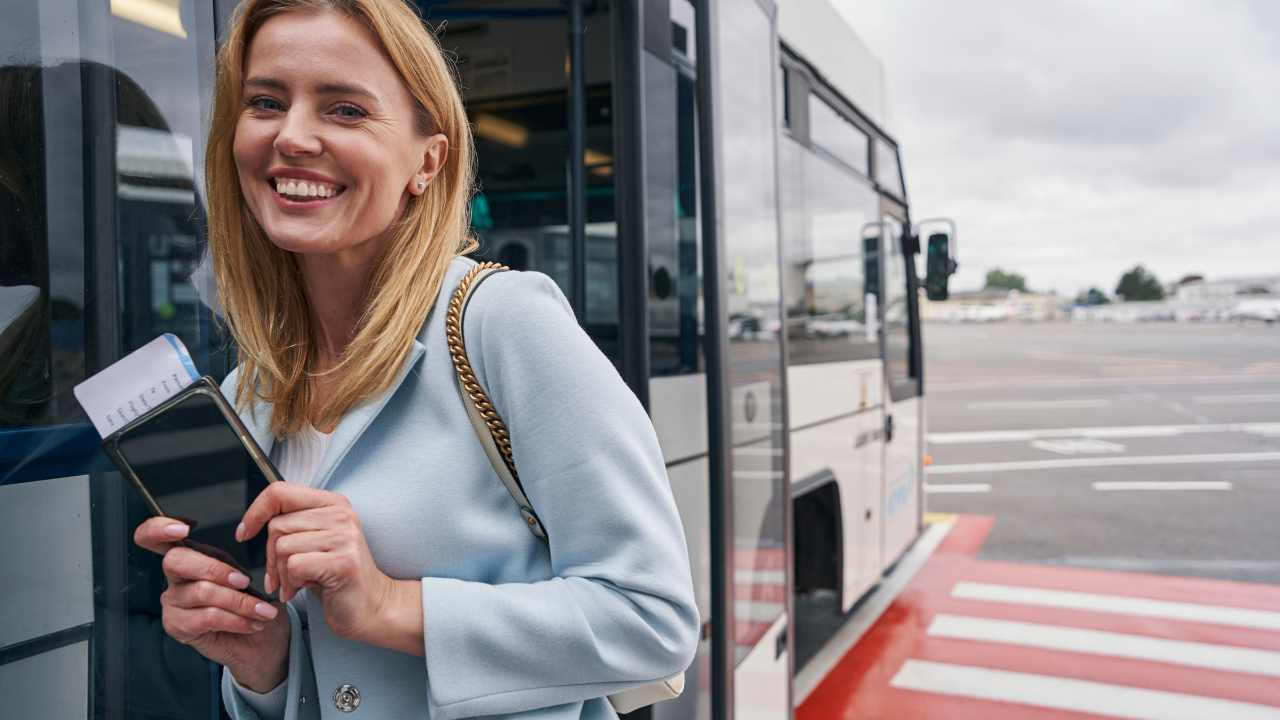 Reagan Airport Shuttle Handbook for Convenience